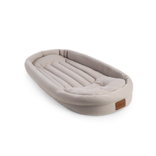 Lade das Bild in den Galerie-Viewer, Tavo Maeve™ Komfort Matratze aus Wolle - passend für alle Maeve™ Modelle - Cedar beige - Größe L - Vollansicht

