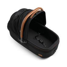 Lade das Bild in den Galerie-Viewer, Hunde Isofix Autositz Maeve™ Medium Rigid von Tavo | GREENGUARD-Gold-Zertifizierung | Farbe: Onyx
