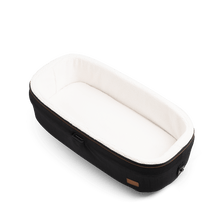 Lade das Bild in den Galerie-Viewer, Hunde Isofix Autositz Maeve™ Medium Rigid von Tavo | GREENGUARD-Gold-Zertifizierung | Farbe: Onyx
