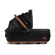 Lade das Bild in den Galerie-Viewer, Hunde Isofix Autositz Maeve™ Medium Rigid von Tavo | GREENGUARD-Gold-Zertifizierung | Farbe: Onyx
