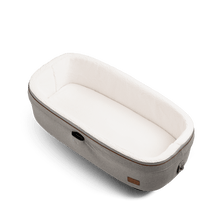 Lade das Bild in den Galerie-Viewer, Hunde Isofix Autositz Maeve™ Medium Rigid von Tavo | GREENGUARD-Gold-Zertifizierung | Farbe: Merle
