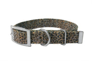 Hundehalsband mit Dornschnalle | Korkleder | Umweltfreundlich | Robust & Vegan | Leo blau/silber | Fräulein Plath